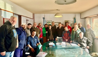 EL INTENDENTE GUSTAVO BARRERA RECIBI� A AUTORIDADES DE FESIMUBO TRAS EL RECONOCIMIENTO DEL C�DIGO DE DESCUENTOS